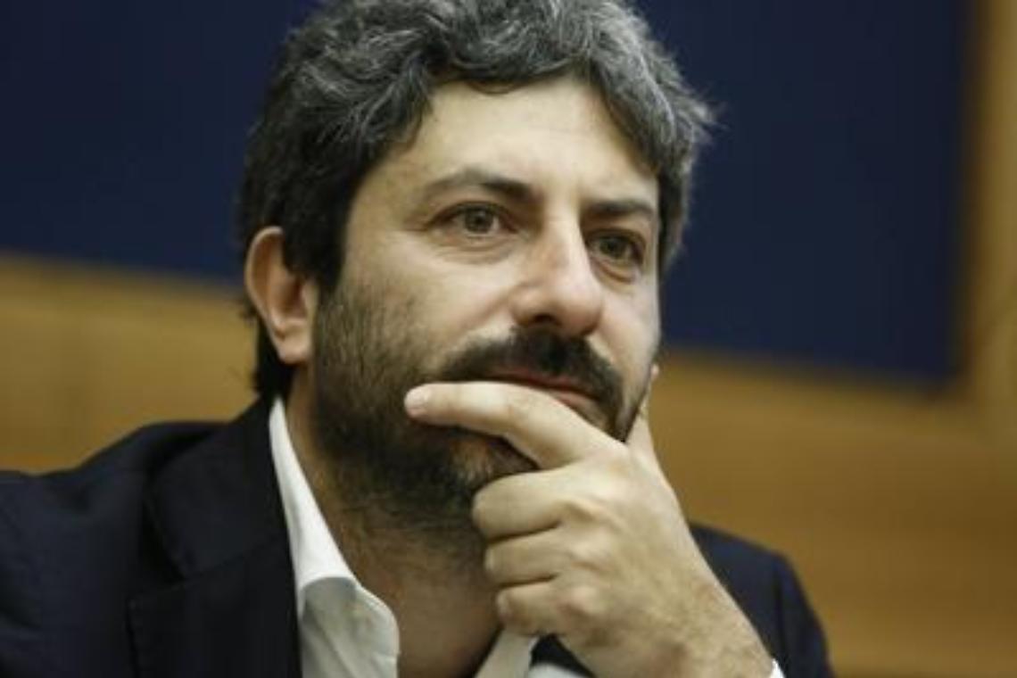 Tensione M5S, Fico ancora giù dal palco di Rimini