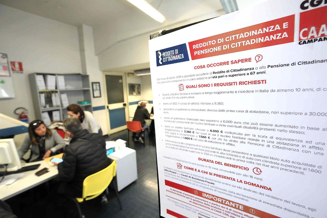Reddito di cittadinanza, primato in Campania: ma il lavoro non c’è 