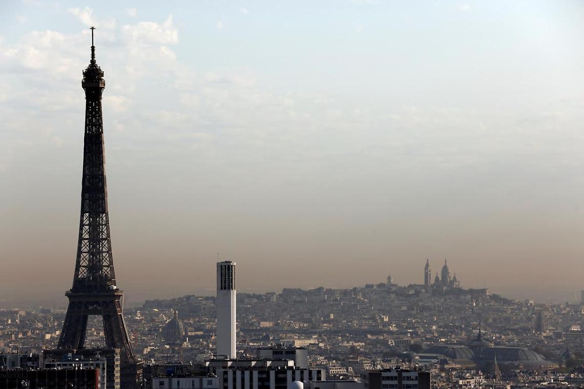 Parigi, allarme bomba: evacuata Tour Eiffel