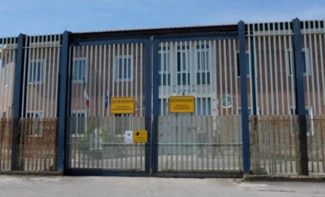 Carceri, Sappe: ad Avellino cellulari ai detenuti con drone
