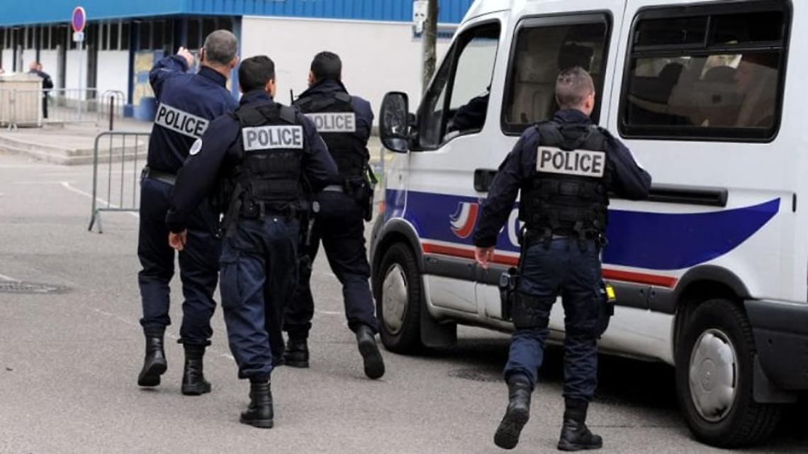 Francia. Uomo asserragliato in un museo. Scritte in arabo: trasformerò questo luogo in un inferno