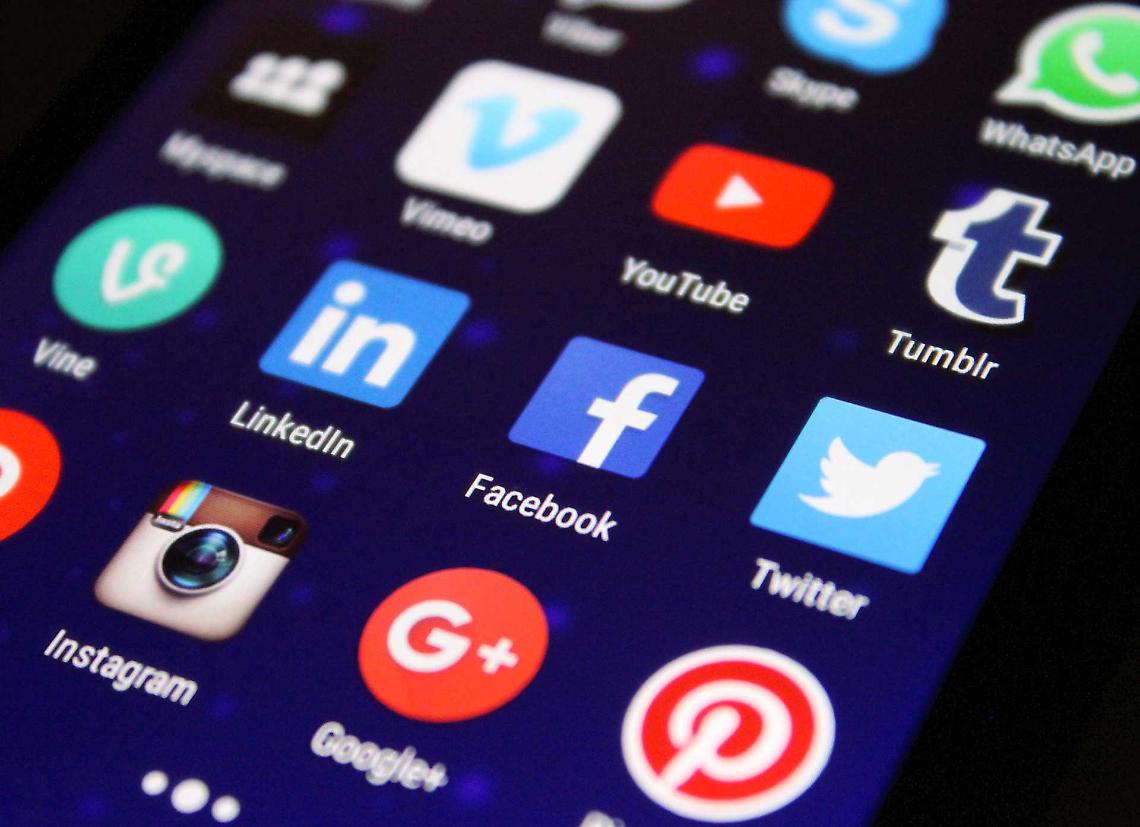 Ricercato posta video e foto sui social, arrestato