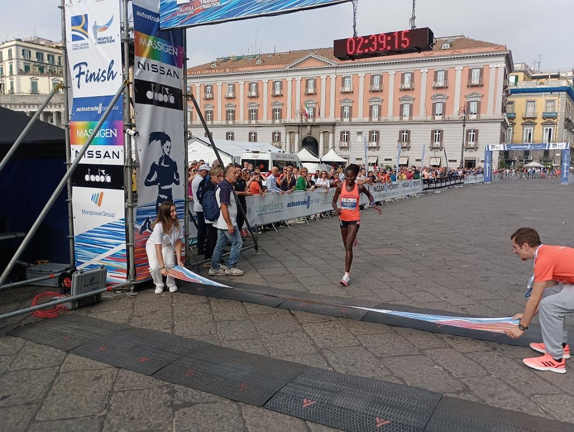 Italiana Assicurazioni Neapolis Marathon, alla seconda edizione fa festa il Kenya
