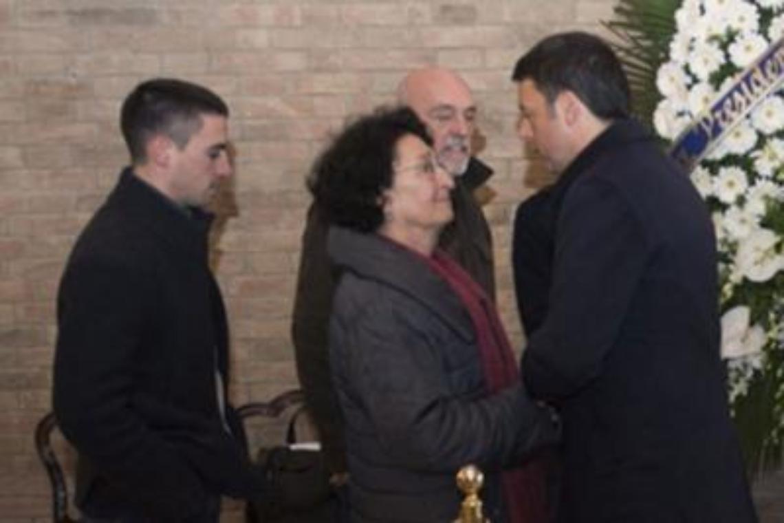 Venezia in fila rende omaggio a Valeria Solesin