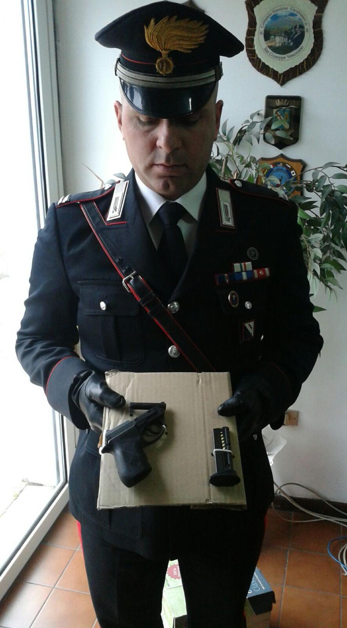 Va alla partita dei Giovanissimi con la pistola: arrestato