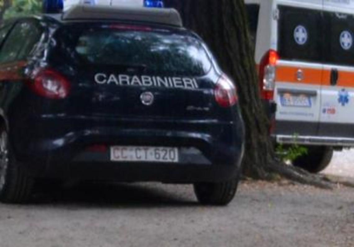 Uccide moglie e bimbo di 3 anni con la mannaia