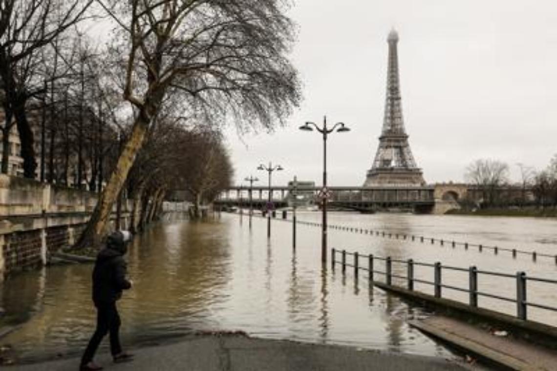 Parigi, la Senna fa paura