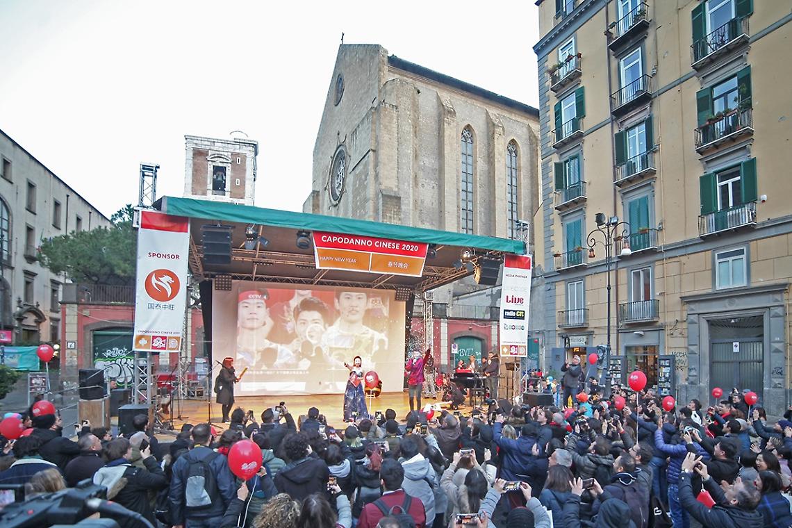 Capodanno cinese a Napoli, è festa nel centro storico