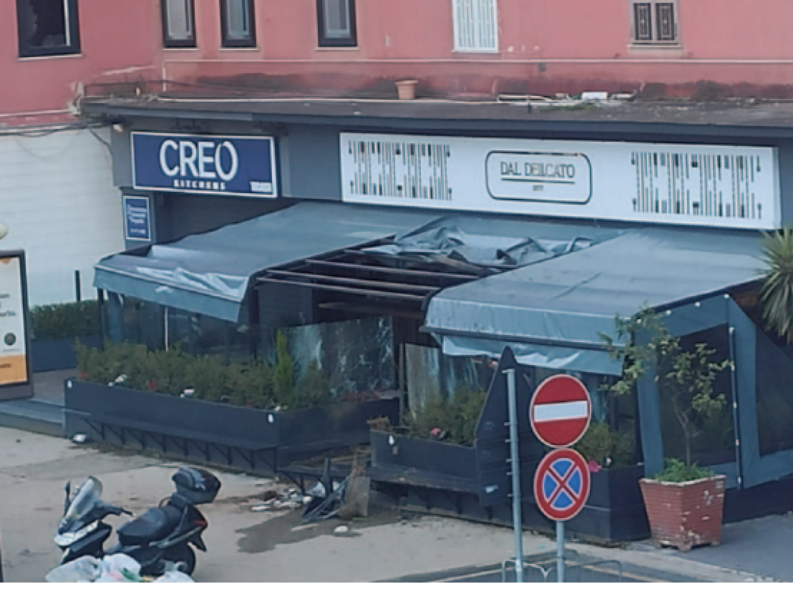 Bomba a Fuorigrotta, si rafforza l’ipotesi racket