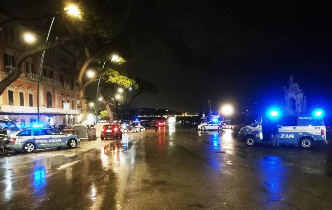 Raid nella zona degli chalet Feriti due giovani alle gambe