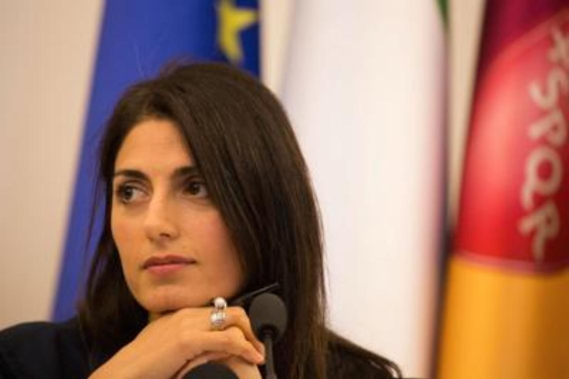 La Raggi ricoverata dopo un malore, sta meglio