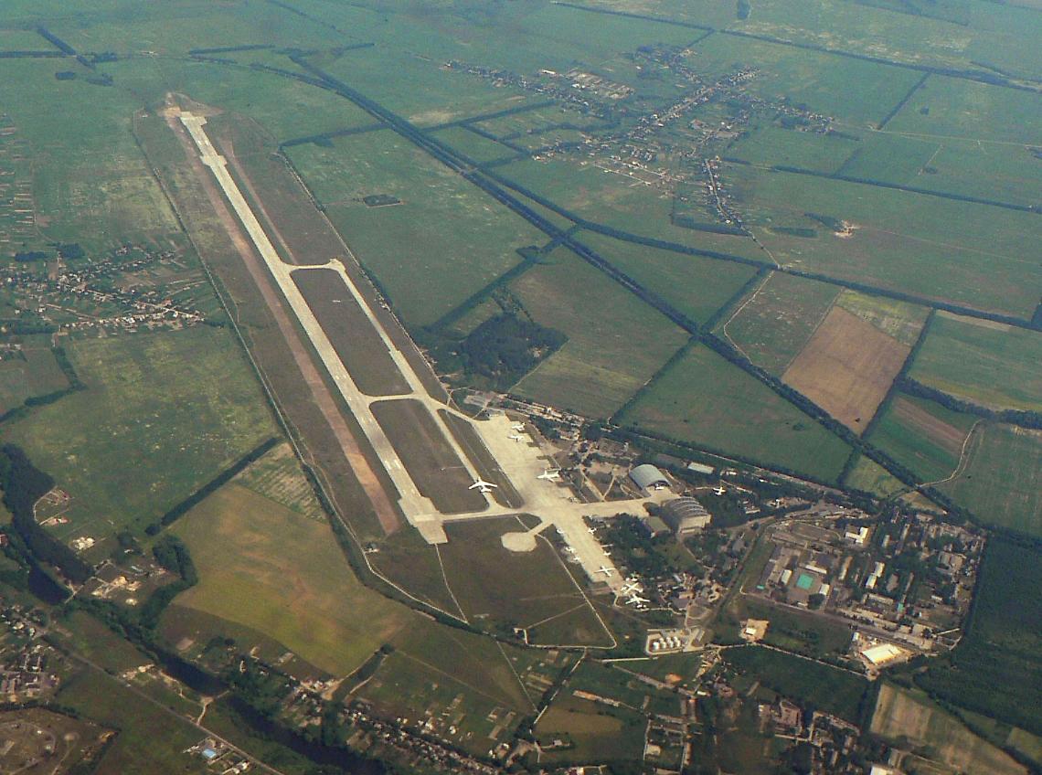 Truppe russe prendono il controllo di un aeroporto a Kiev