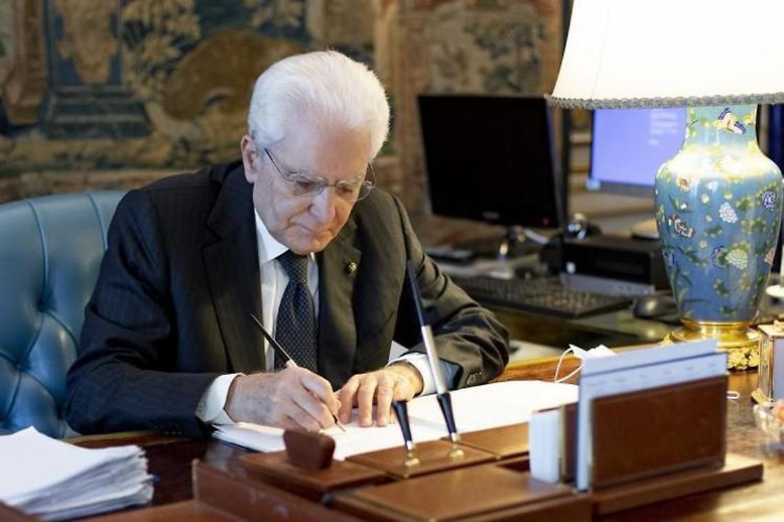 Mattarella promulga Milleproroghe e chiede modifiche su balneari