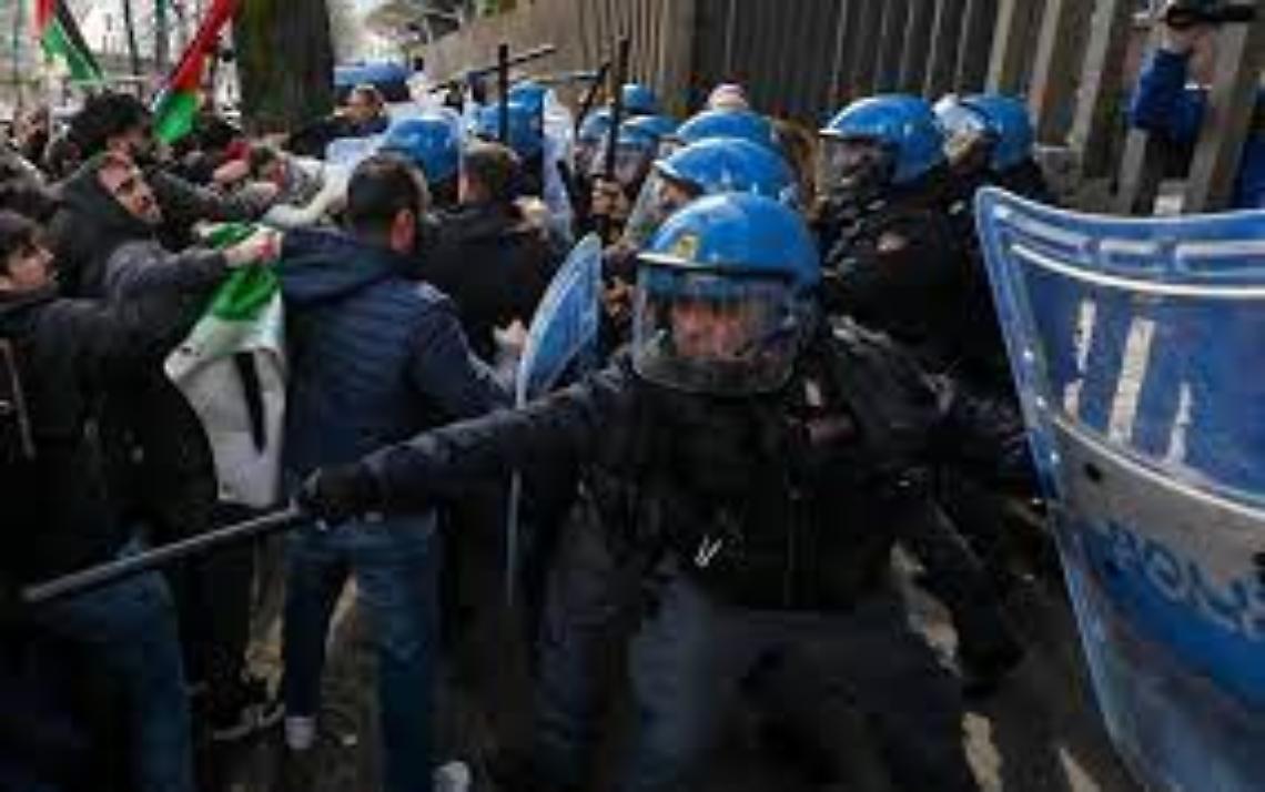 Mattarella al ministro Piantedosi: mai manganelli sui ragazzi
