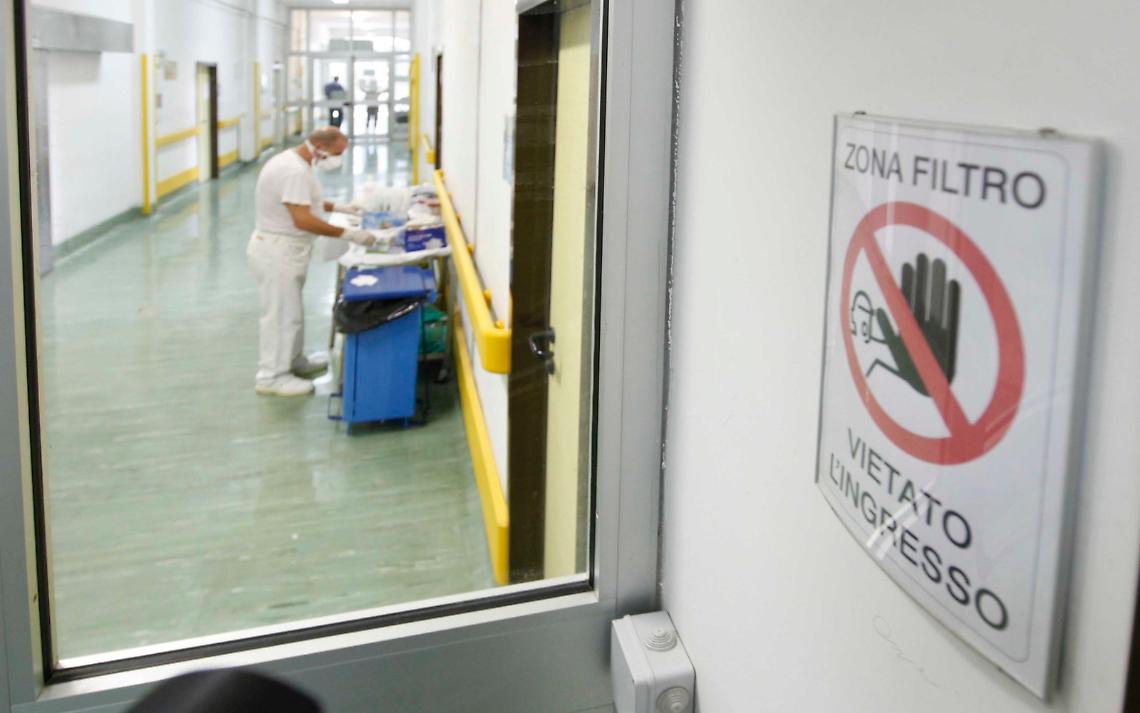 Coronavirus a Napoli, al Cotugno e al Monaldi non ci sono più posti in terapia intensiva 