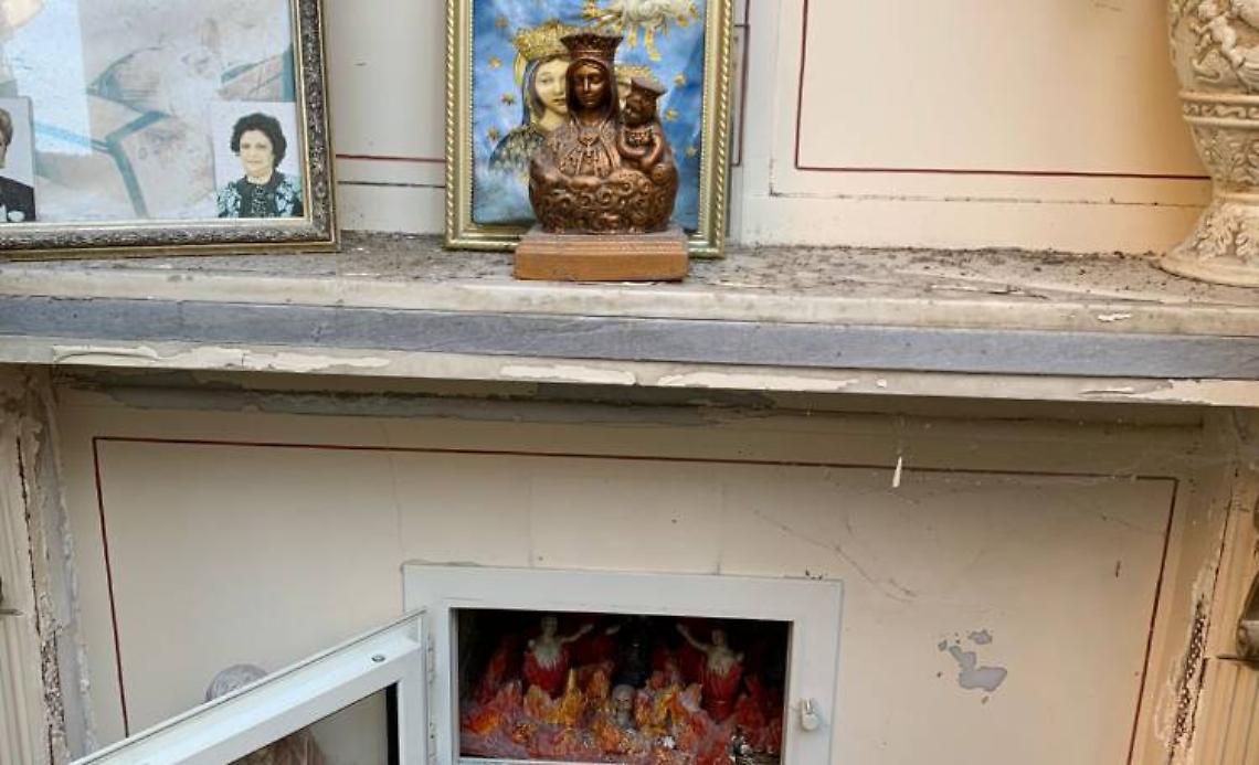Ponticelli e Montecalvario: rimossi altarini abusivi dedicati alla criminalità