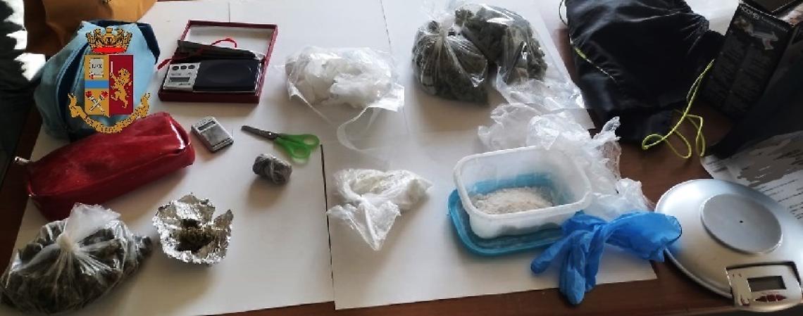 Droga-shop in casa: coppia arrestata, denunciato il figlio