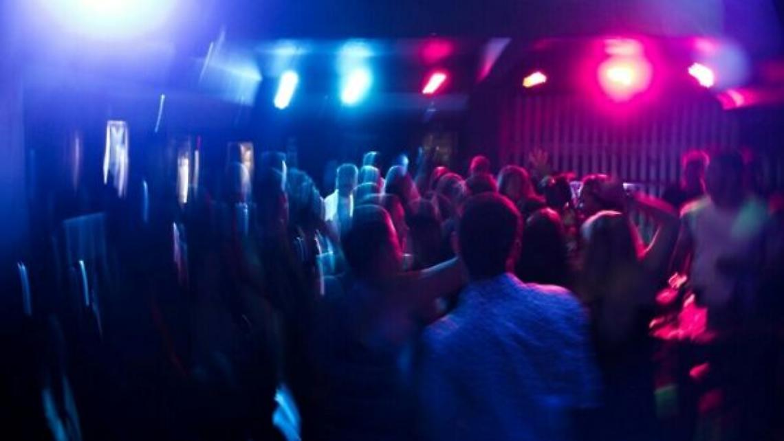 Rissa tra giovanissimi, due accoltellati: denunciato 17enne