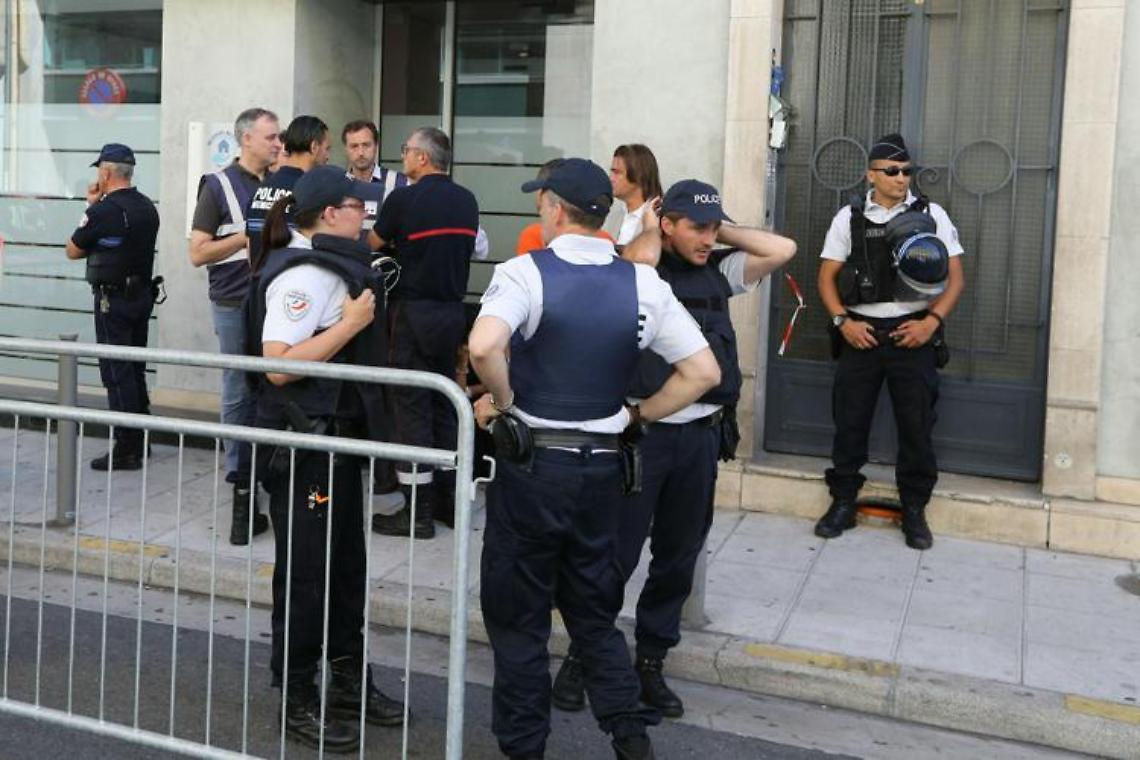 Francia, prete e fedele accoltellati in chiesa a Nizza