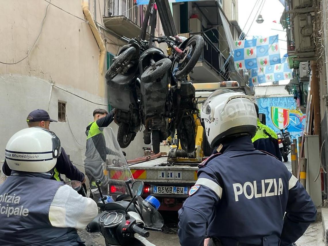 Rimossi 39 veicoli tra Monte di Dio e il Pallonetto
