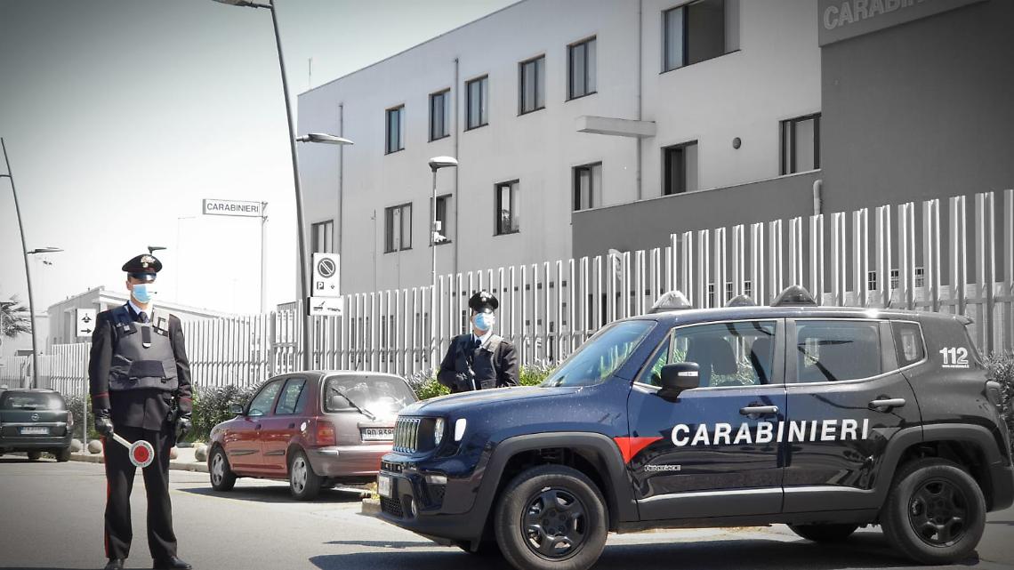 A 16 anni con droga e coltello: denunciato