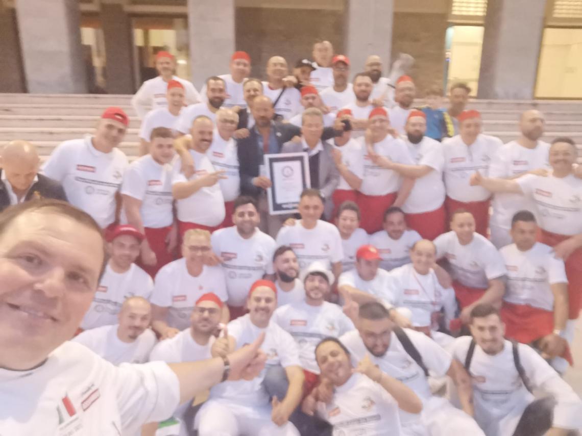 Pizza fritta, il record è tutto napoletano