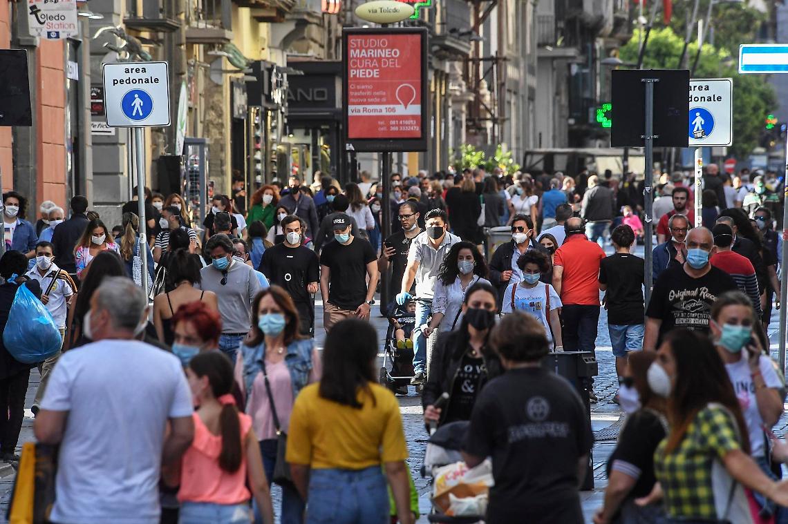 Covid, mancano i vaccini: a Napoli chiusi quattro hub 