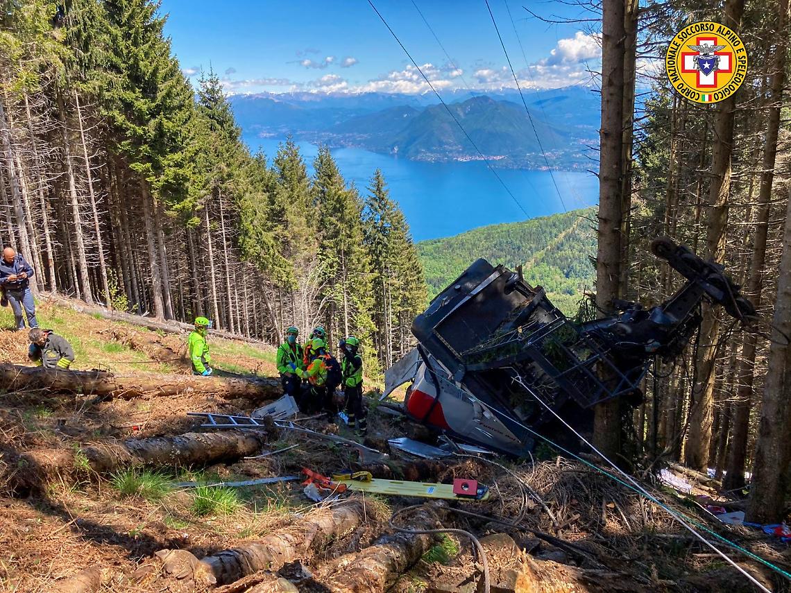 Strage Mottarone, 14 morti: il freno d'emergenza non ha funzionato. "Scene di guerra" 