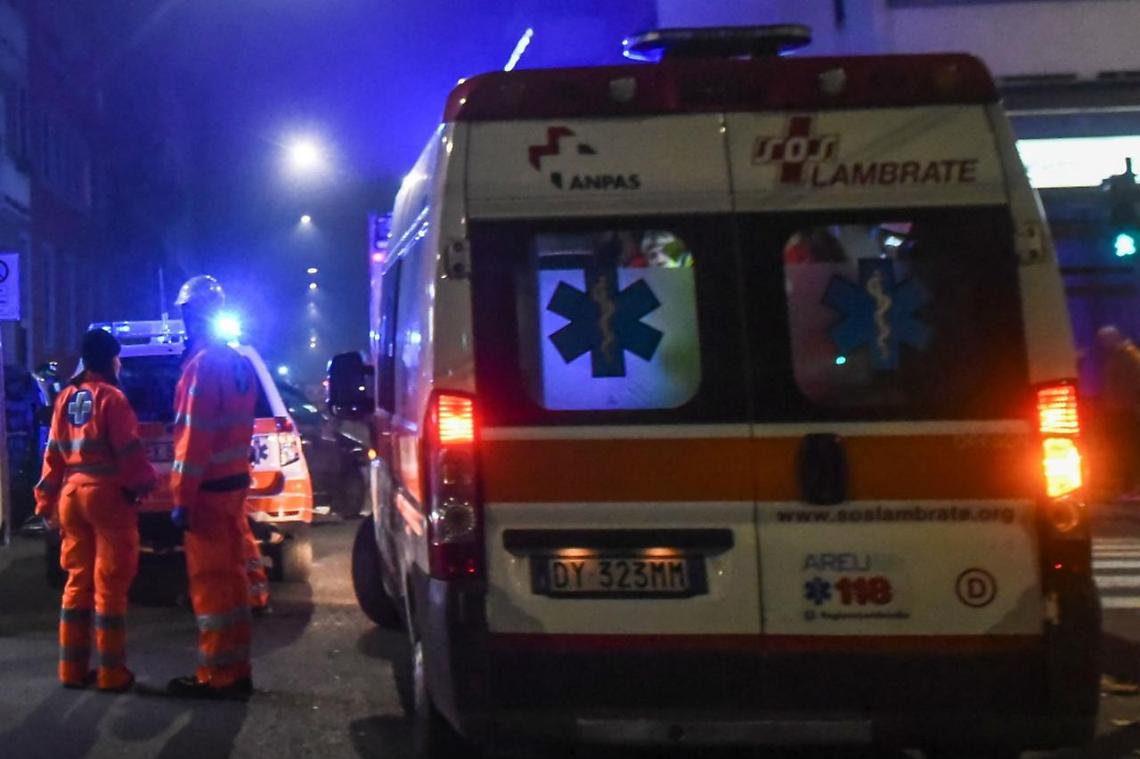 Via Leopardi, 80enne travolto da moto pirata