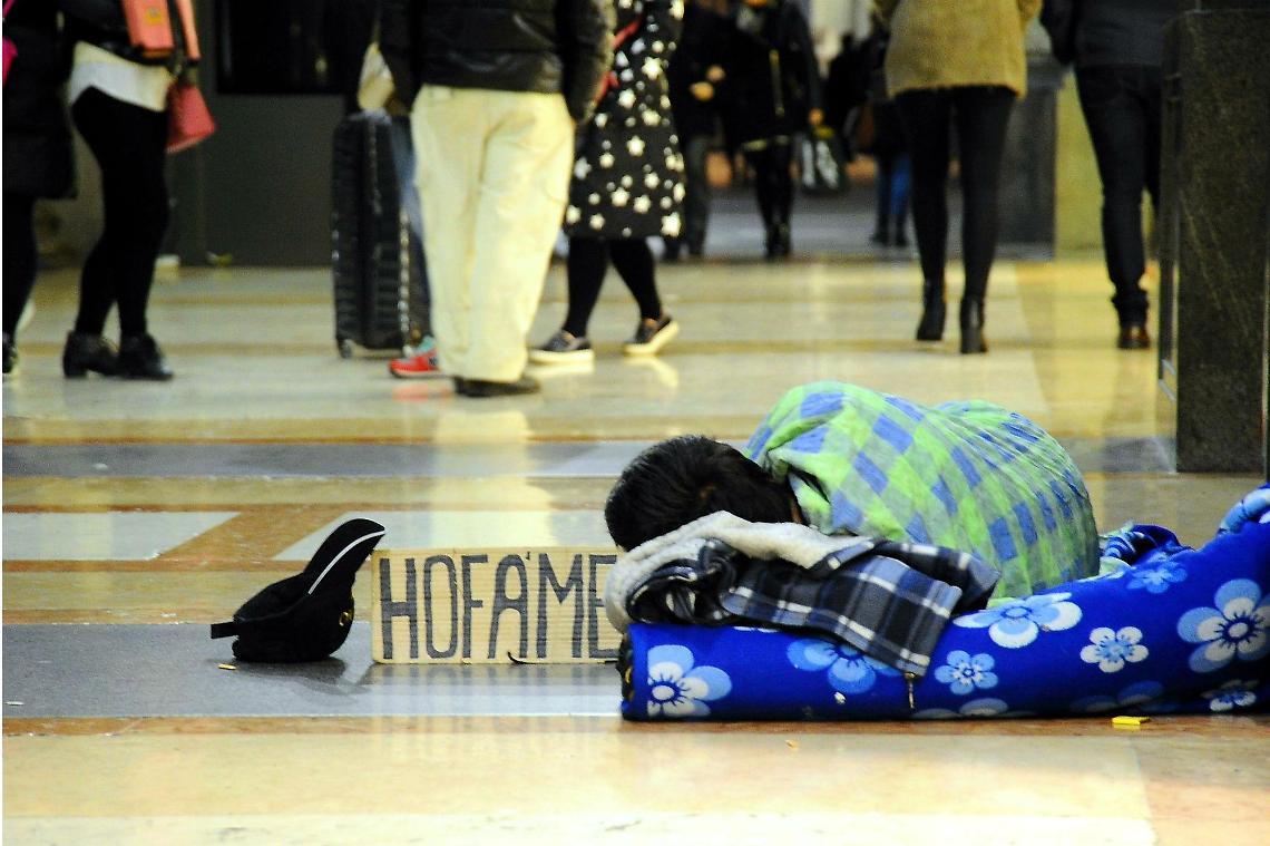 Poveri, a Napoli aumentati del 40%