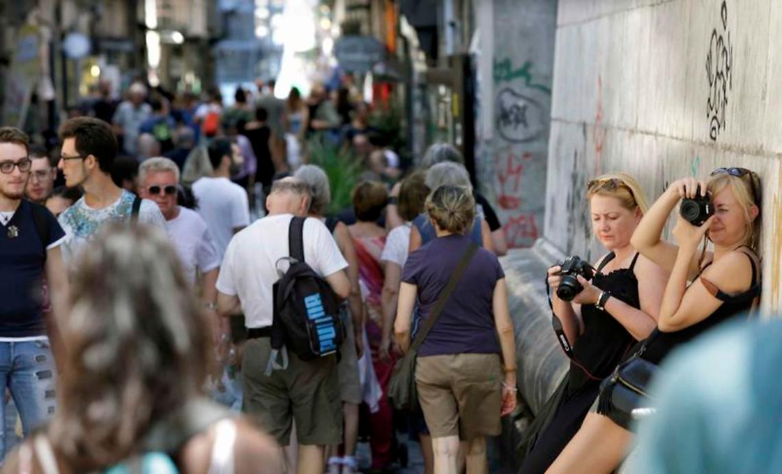 Napoli, turismo gastronomico in crescita: al centro impazzano i “food tour”