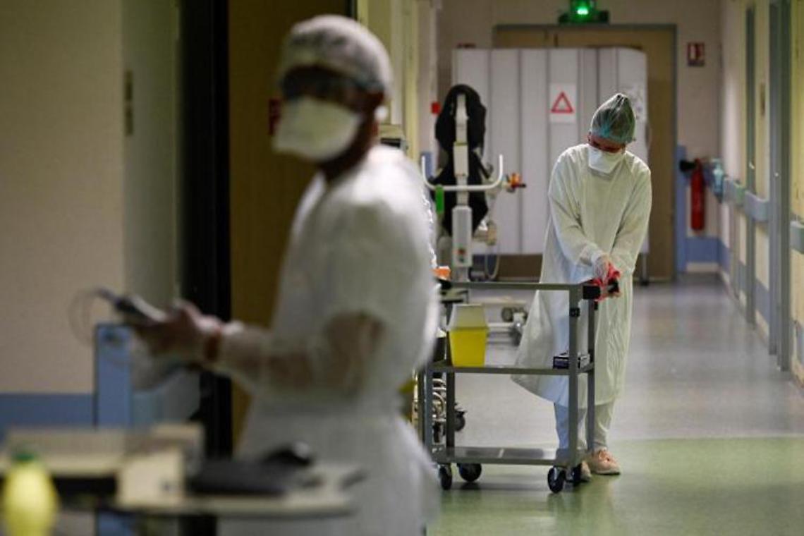 Covid Italia, «decisa discesa ricoveri, in terapia intensiva -33%»