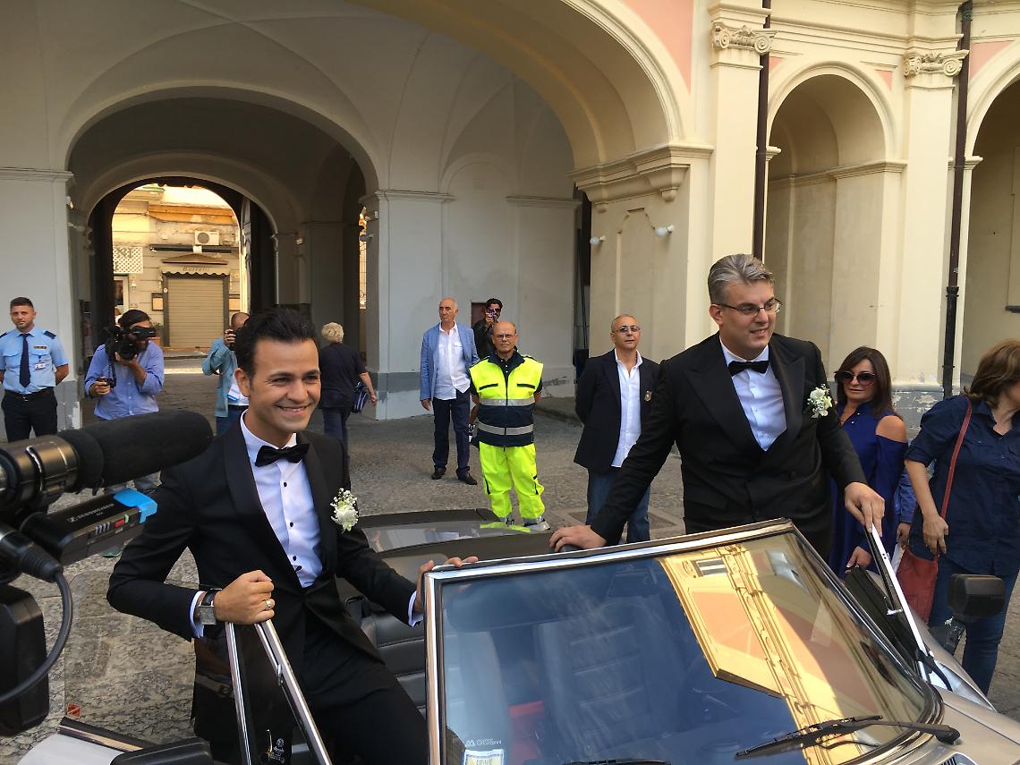 San Giorgio, celebrato il "matrimonio" del sindaco gay. Lui: «Ora le adozioni»