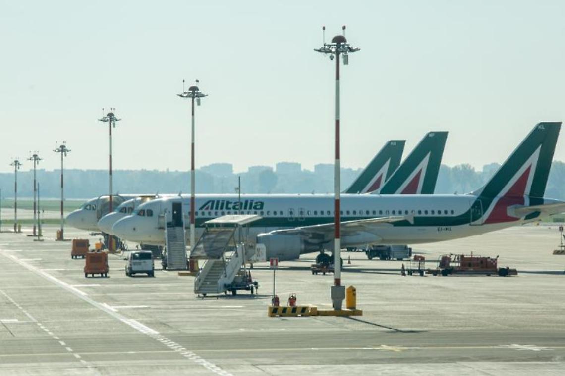Protesta dei lavoratori Alitalia a Fiumicino: tensioni, disagi e caos