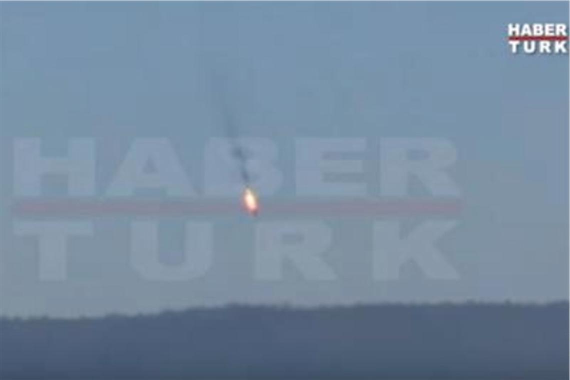 Turchia abbatte jet russo al confine, giallo sulla sorte dei piloti