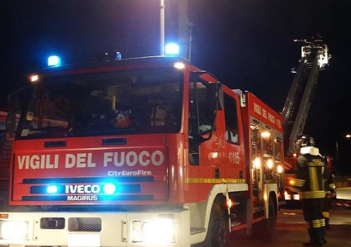 Maltempo, cade un palazzo a Maddaloni. Monte di Procida, 3 famiglie evacuate