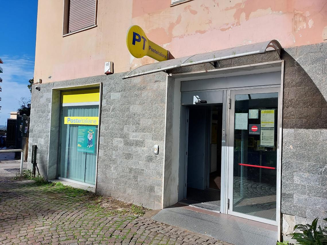 Poste: manca un pezzo per l'affrancatrice, niente raccomandate