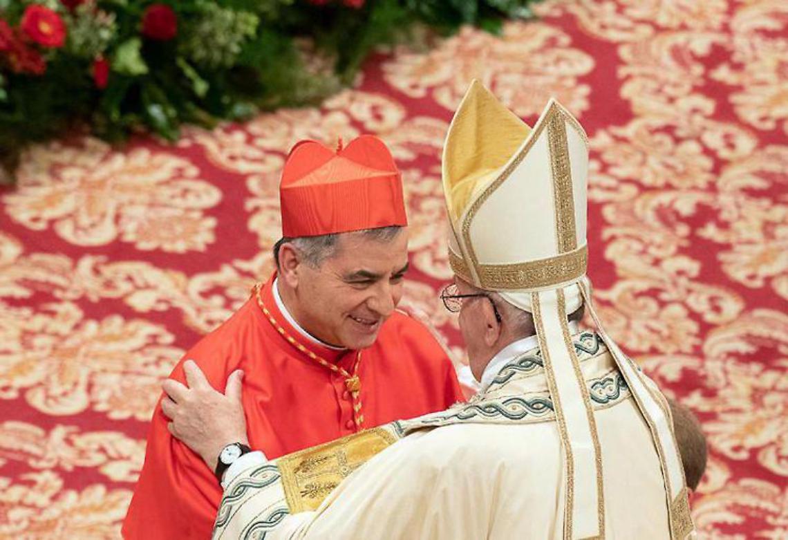 Vaticano, il cardinale Becciu indagato per associazione a delinquere