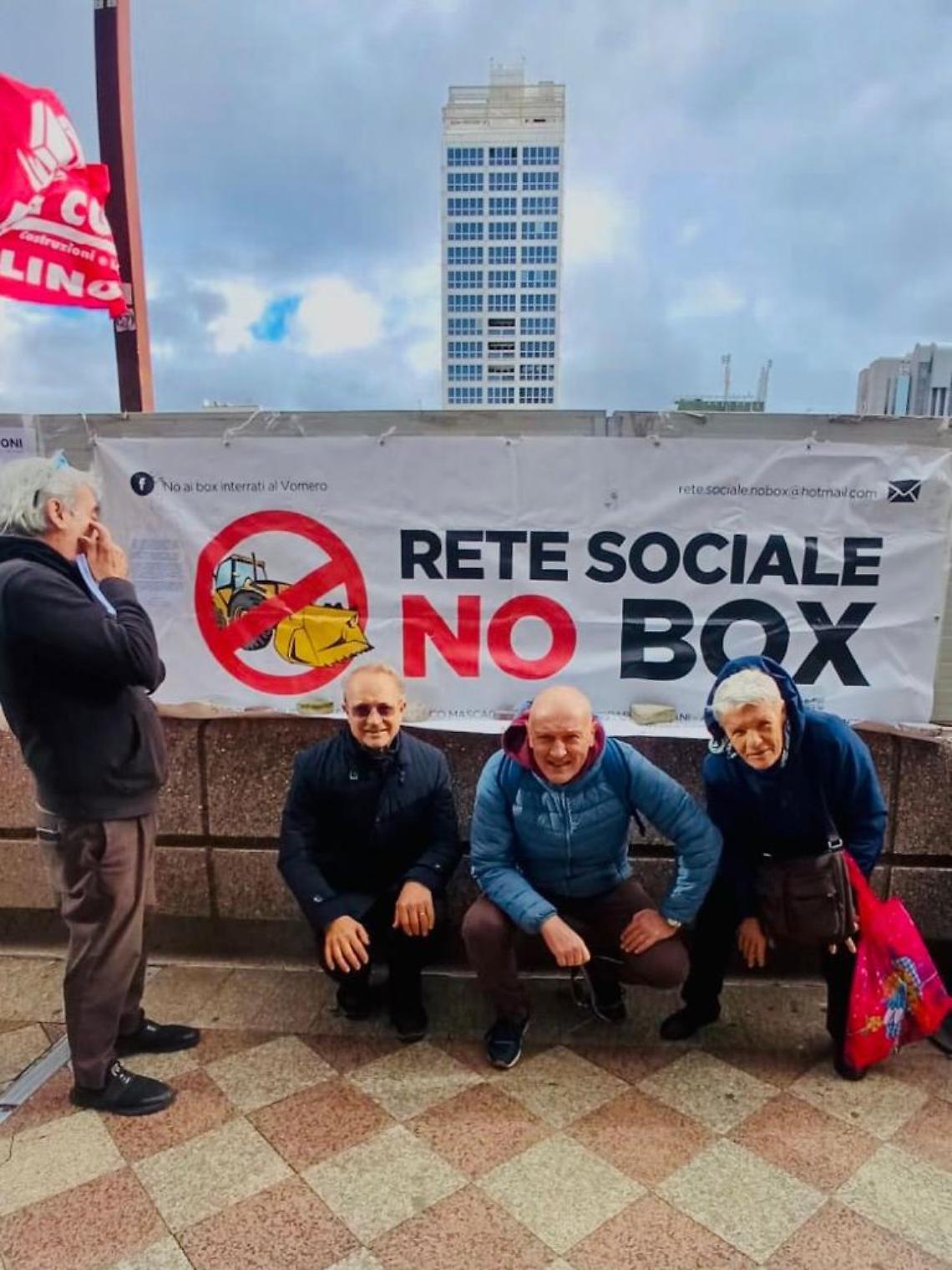 Rete NoBox, protesta davanti la Regione: sit in contro la legge urbanistica 