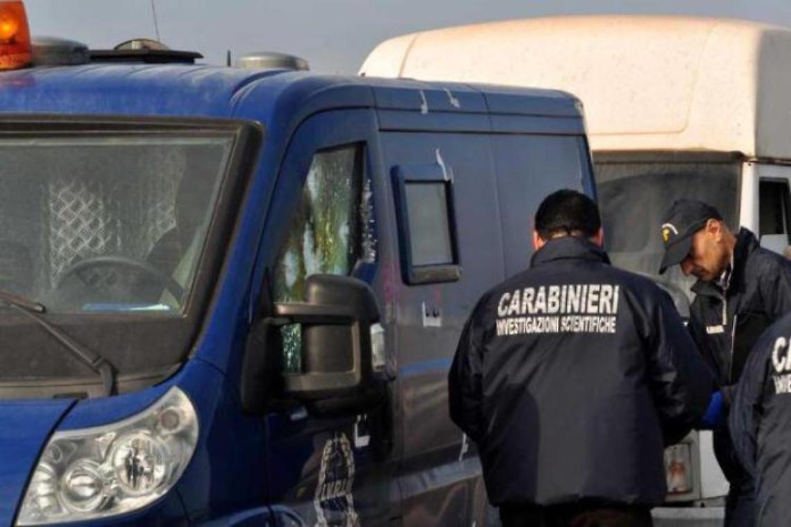 Commando assalta furgone portavalori a Melito