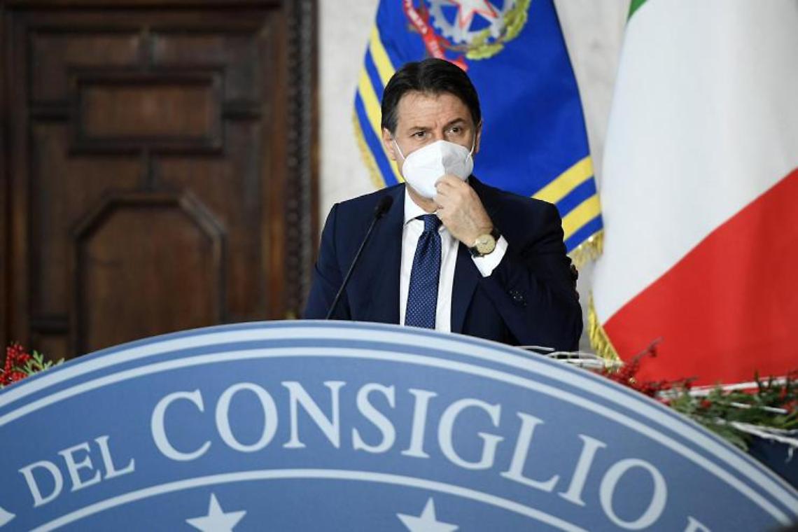 Governo, Conte domani al Quirinale per dimettersi