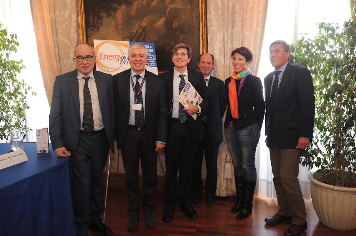 Il vicesindaco: «Napoli capitale della green economy per uscire dalla crisi»