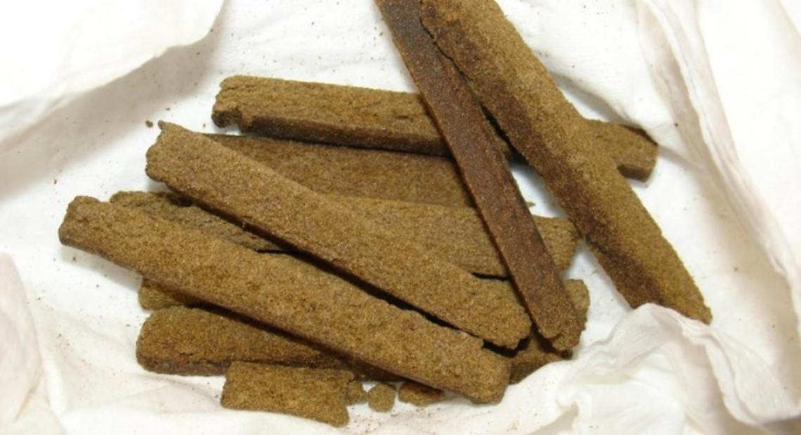 Nasconde l'hashish sotto il frigo: arrestato