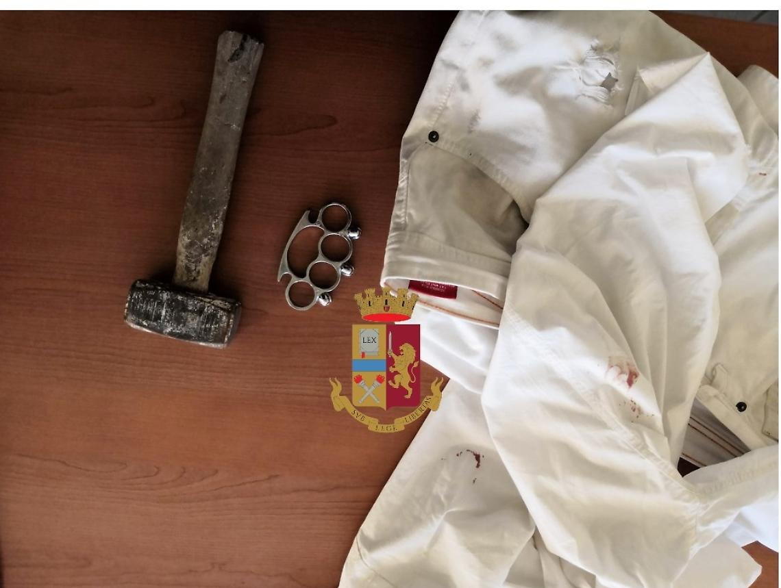 Rapina ad Afragola, picchiato con tirapugni e martello: 4 fermi