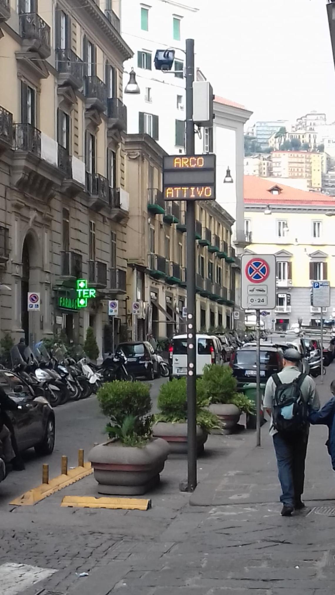 Via Morelli, “Arco attivo": traffico in tilt