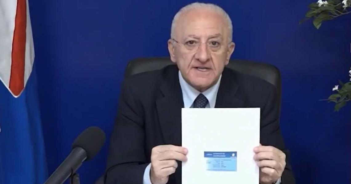Covid, in Campania parte il “passaporto vaccinale": già consegnate 170mila card