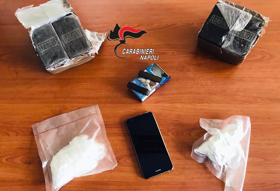 Sant'Antimo, preso con 20 panetti di hashish