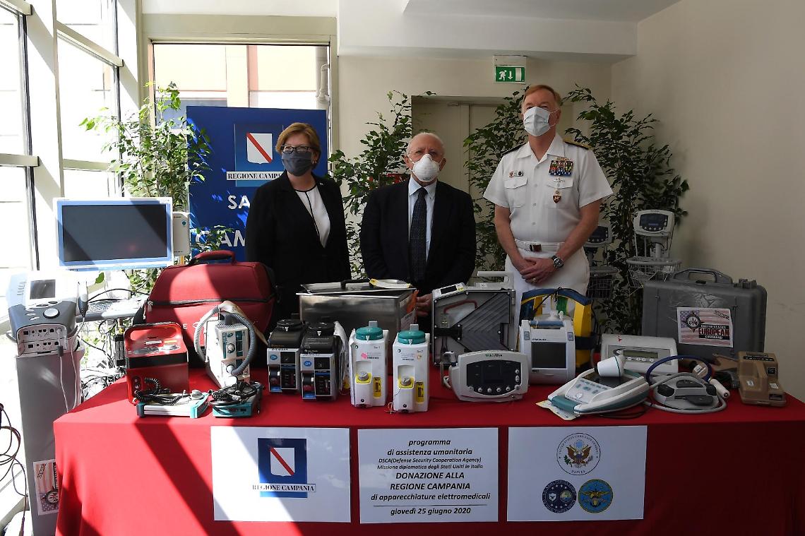 Gli Usa inviano medicine e apparecchiature in Campania