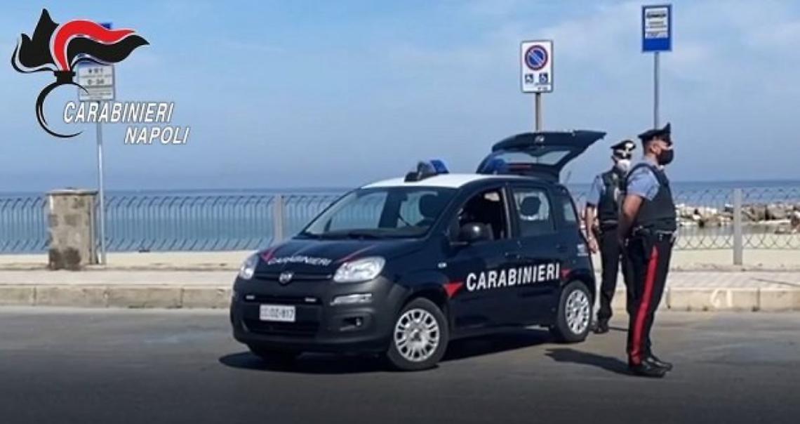 Truffano anziano a Ischia, due fratelli denunciati