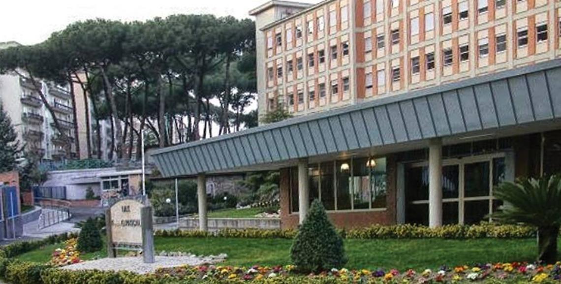 Malato di cancro e obeso, nessuno lo opera: salvato dal Pascale